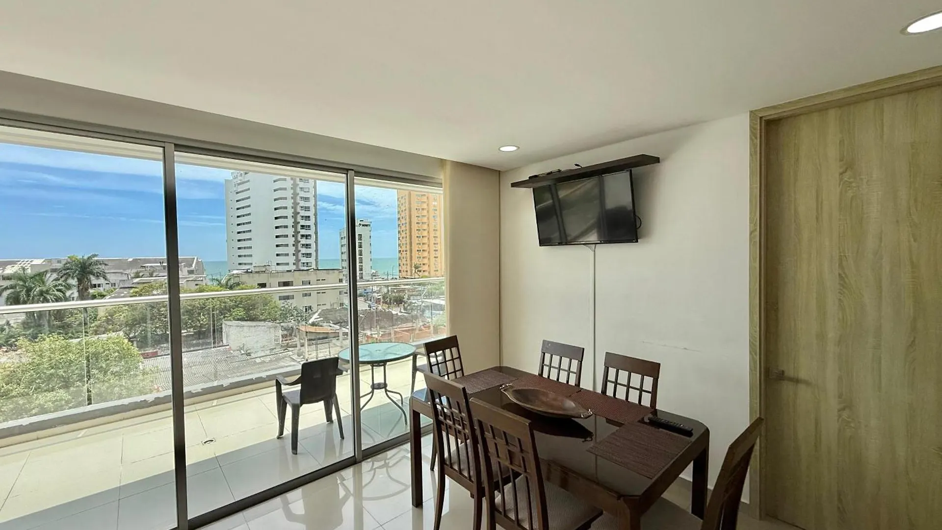 Escapate Al Paraiso! Apartamento Con Piscina A Pasos Del Mar En Marbella Cartagena